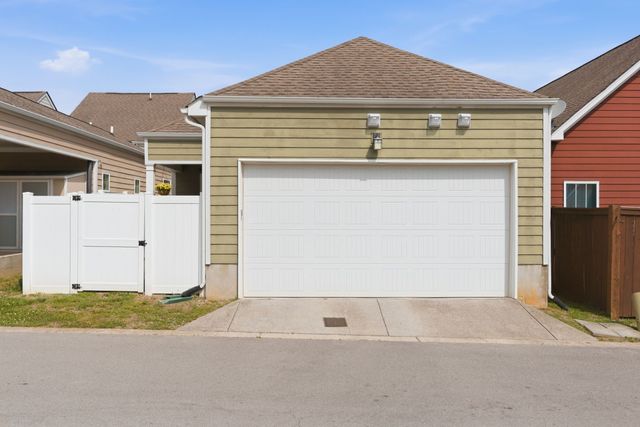 3005 Bienville Dr, Smyrna, TN 37167