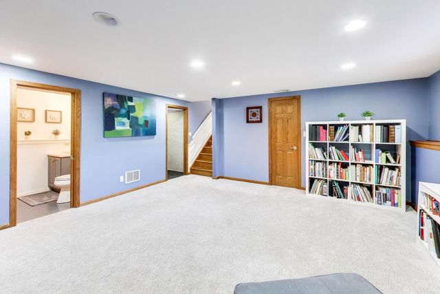 15352 W Cherrywood Lane, Libertyville, IL 60048