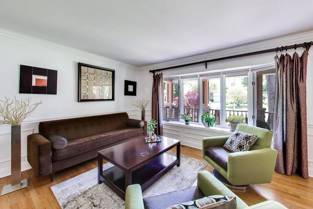 15352 W Cherrywood Lane, Libertyville, IL 60048