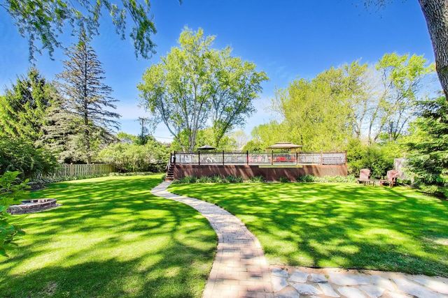15352 W Cherrywood Lane, Libertyville, IL 60048