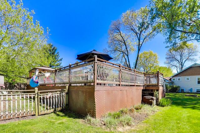 15352 W Cherrywood Lane, Libertyville, IL 60048