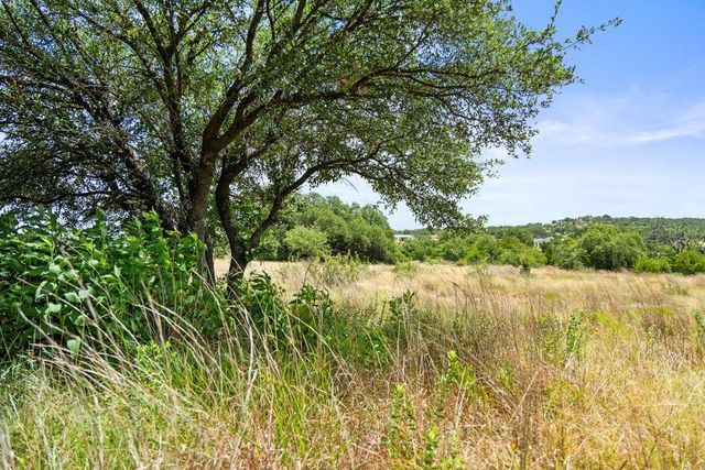 207 Verbena RD, Johnson City, TX 78636