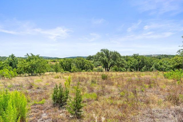 207 Verbena RD, Johnson City, TX 78636