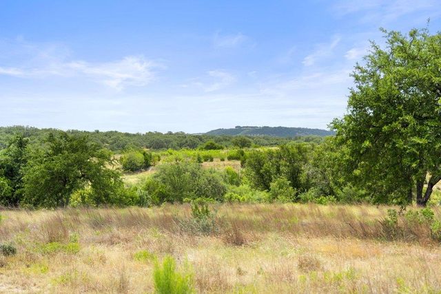207 Verbena RD, Johnson City, TX 78636
