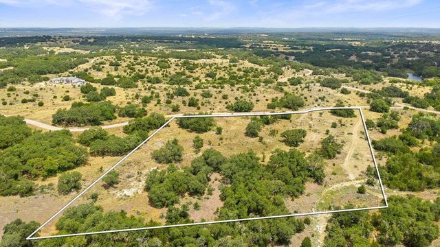207 Verbena RD, Johnson City, TX 78636