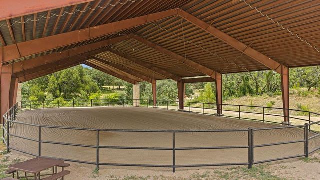 207 Verbena RD, Johnson City, TX 78636