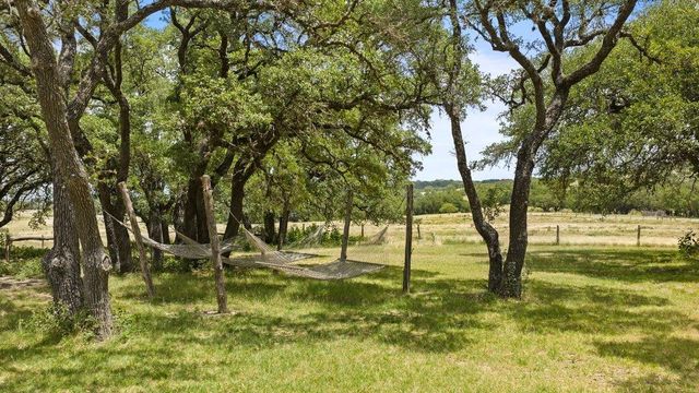 207 Verbena RD, Johnson City, TX 78636