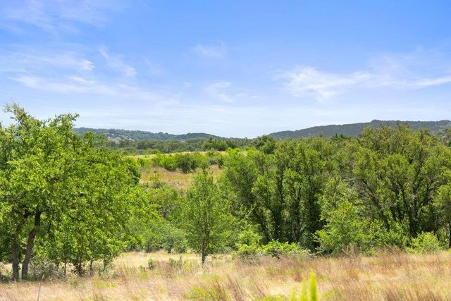 207 Verbena RD, Johnson City, TX 78636