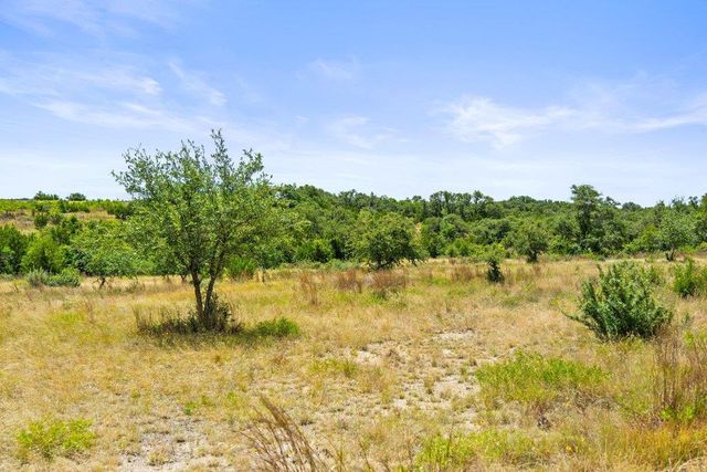 207 Verbena RD, Johnson City, TX 78636