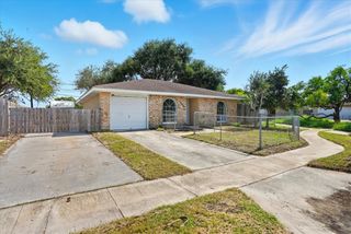 2838 Ransom Island Dr, Corpus Christi, TX 78418