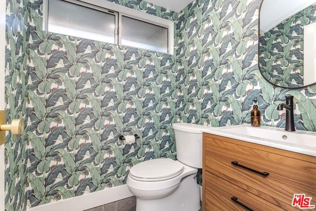 19837 Gilmore Street, Woodland Hills, CA 91367