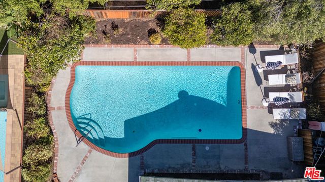 19837 Gilmore Street, Woodland Hills, CA 91367