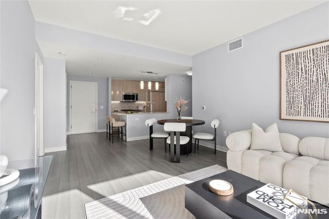 1200 Ave At Port Imperial 521, Weehawken, NJ 07086