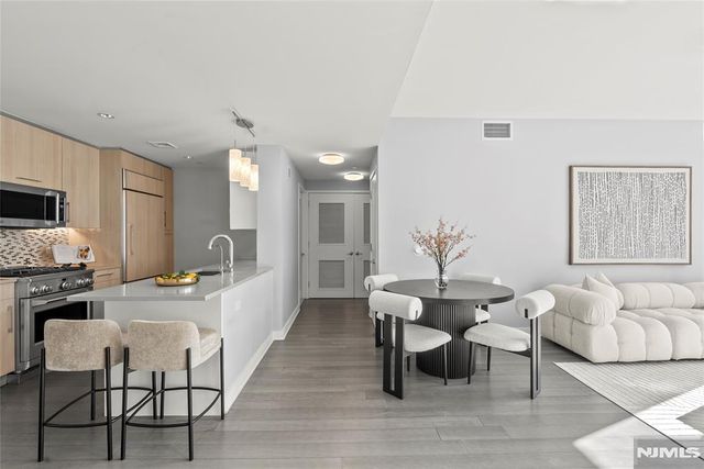 1200 Ave At Port Imperial 521, Weehawken, NJ 07086