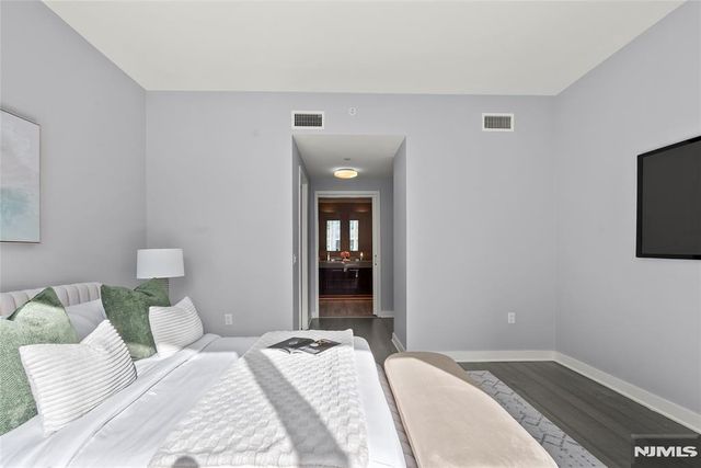 1200 Ave At Port Imperial 521, Weehawken, NJ 07086
