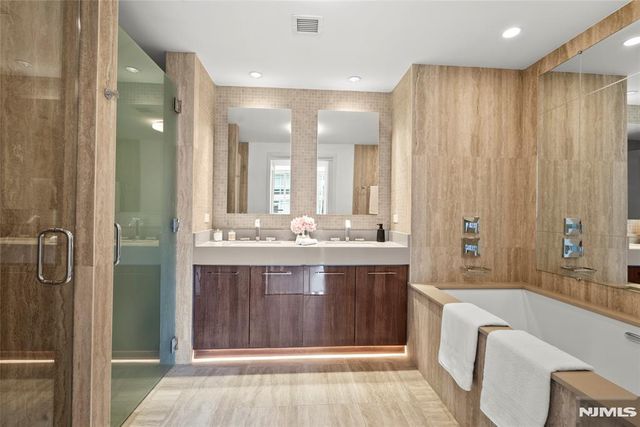 1200 Ave At Port Imperial 521, Weehawken, NJ 07086