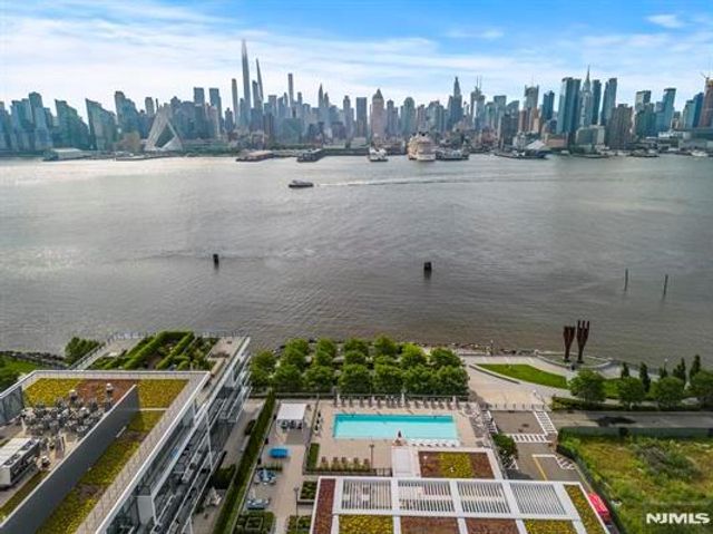 1200 Ave At Port Imperial 521, Weehawken, NJ 07086