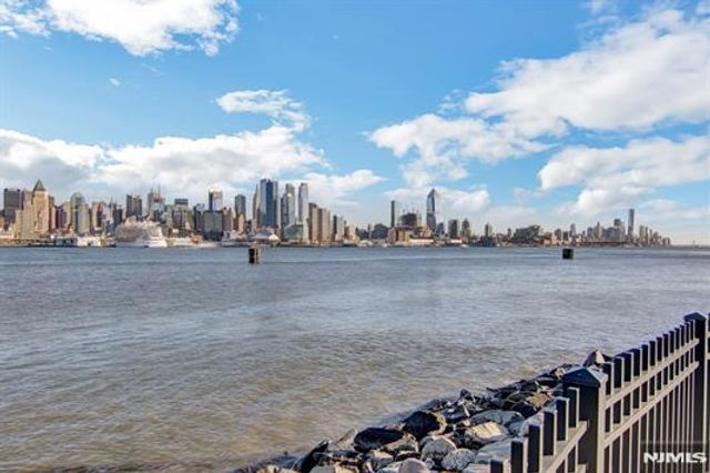1200 Ave At Port Imperial 521, Weehawken, NJ 07086