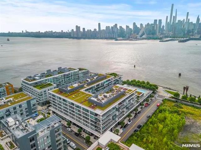 1200 Ave At Port Imperial 521, Weehawken, NJ 07086