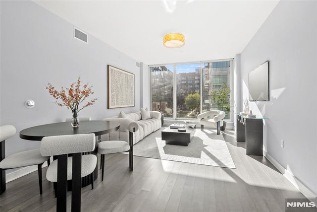 1200 Ave At Port Imperial 521, Weehawken, NJ 07086