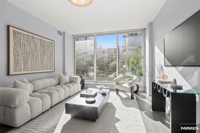 1200 Ave At Port Imperial 521, Weehawken, NJ 07086