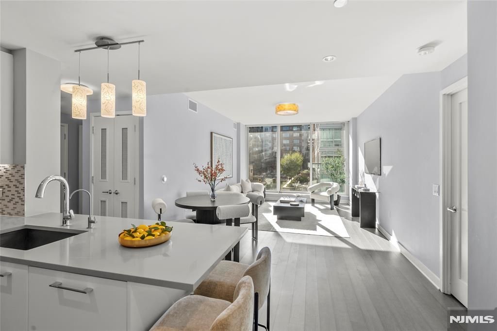 1200 Ave At Port Imperial 521, Weehawken, NJ 07086
