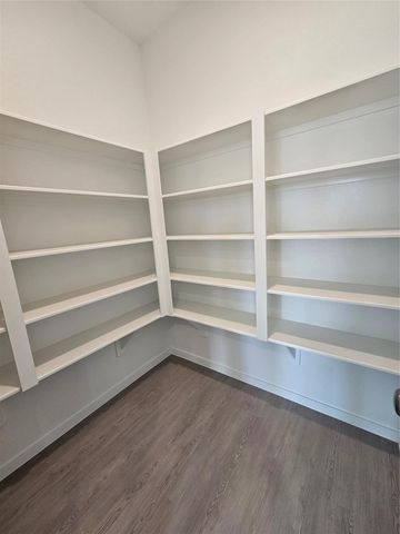 2906 Mariner Island Drive, Texas City, TX 77568