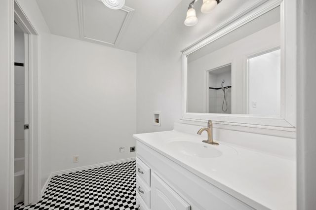 610 Eastview DR, Georgetown, TX 78626