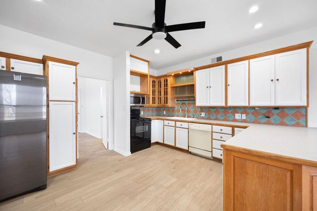 610 Eastview DR, Georgetown, TX 78626