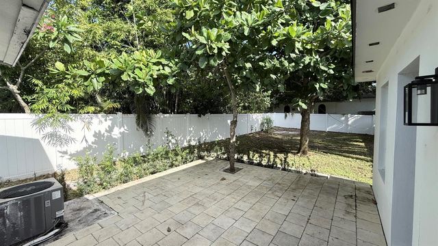 118 SW 7TH Street, Delray Beach, FL 33444