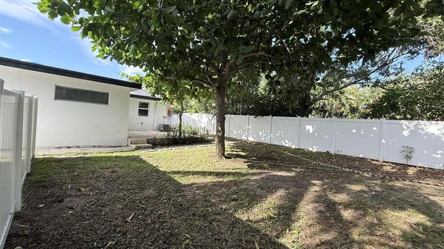 118 SW 7TH Street, Delray Beach, FL 33444