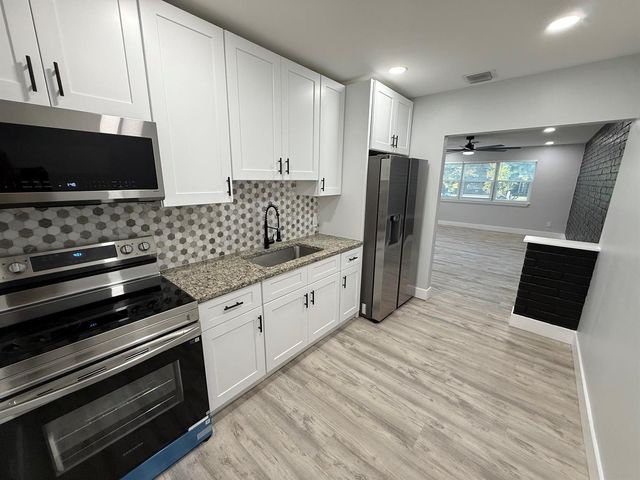 118 SW 7TH Street, Delray Beach, FL 33444