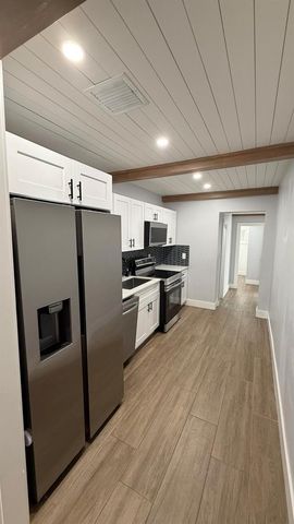118 SW 7TH Street, Delray Beach, FL 33444