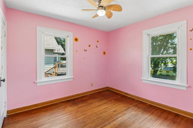 814 W 4th Street S, Newton, IA 50208