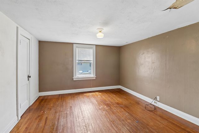 814 W 4th Street S, Newton, IA 50208