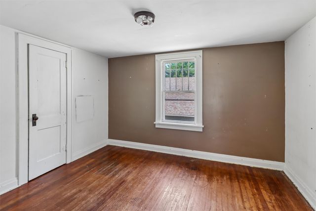 814 W 4th Street S, Newton, IA 50208