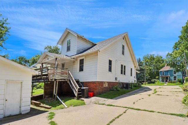 814 W 4th Street S, Newton, IA 50208