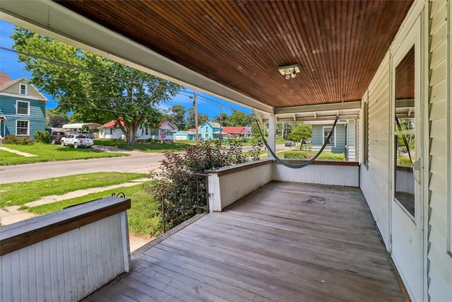 814 W 4th Street S, Newton, IA 50208