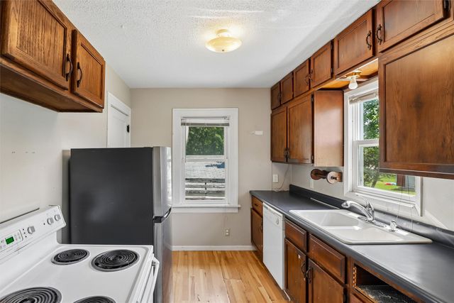 814 W 4th Street S, Newton, IA 50208