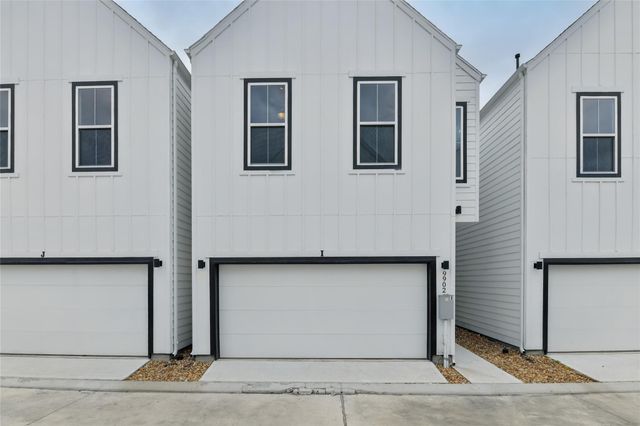 9902 Clark Road J, Houston, TX 77076
