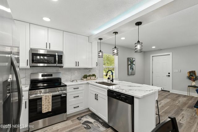 10216 ELMHURST Drive, Jacksonville, FL 32218