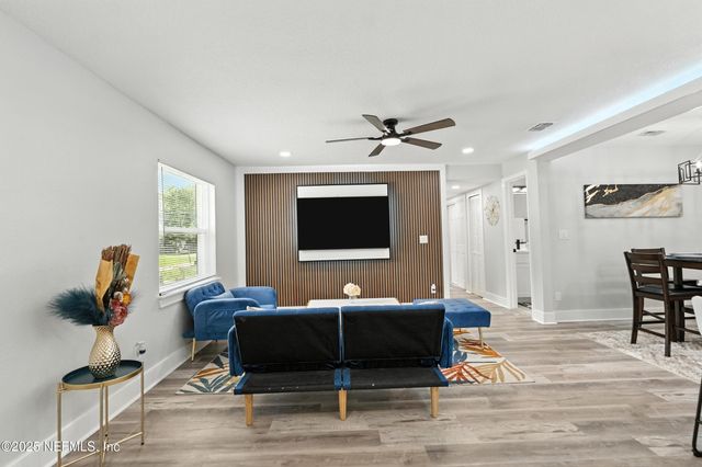 10216 ELMHURST Drive, Jacksonville, FL 32218