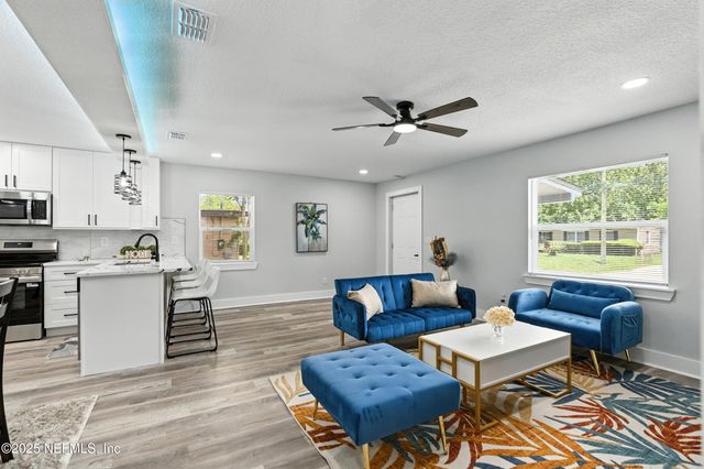 10216 ELMHURST Drive, Jacksonville, FL 32218
