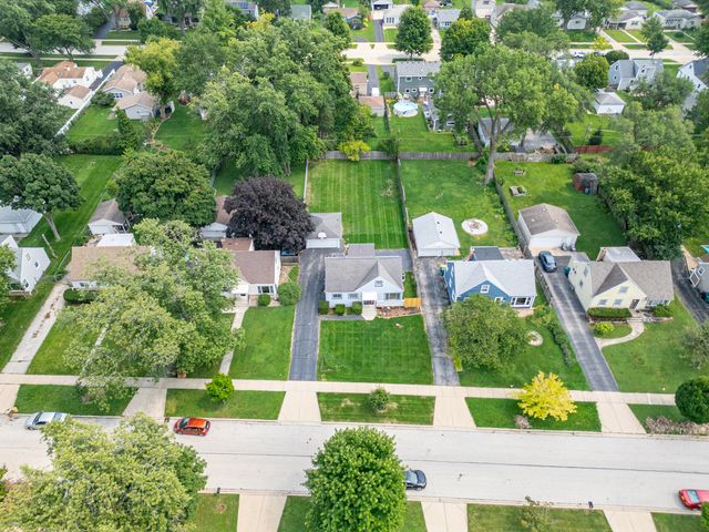 639 N Edgewood Avenue, Lombard, IL 60148