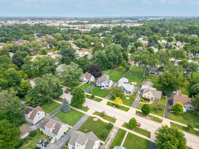 639 N Edgewood Avenue, Lombard, IL 60148