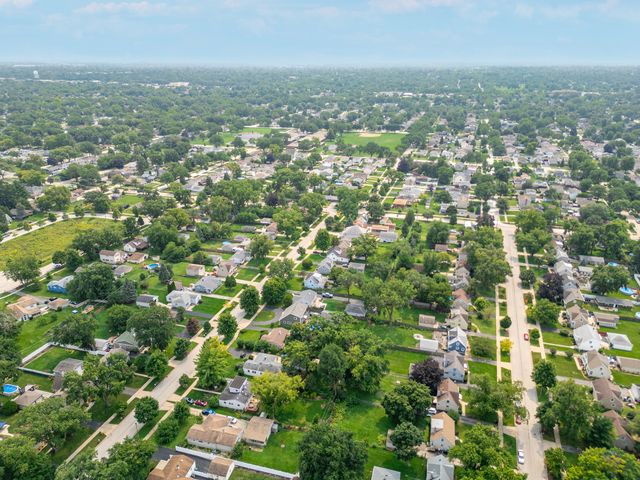 639 N Edgewood Avenue, Lombard, IL 60148