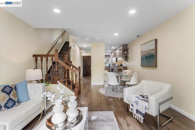 31131 Alvarado Niles Rd, Union City, CA 94587