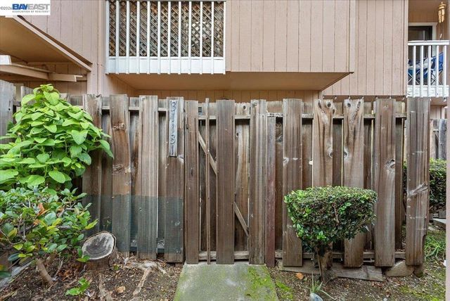 31131 Alvarado Niles Rd, Union City, CA 94587