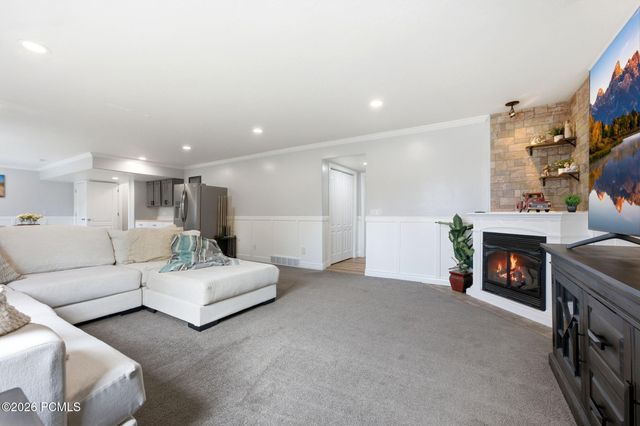 1681 N Farm Meadow Road, Farmington, UT 84025