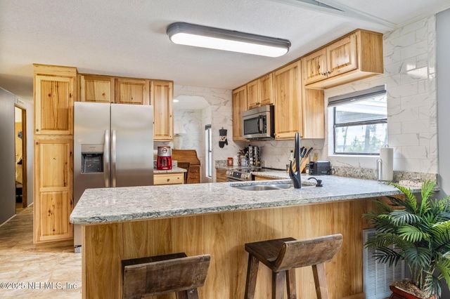 386 CEDAR CREEK Road, Palatka, FL 32177